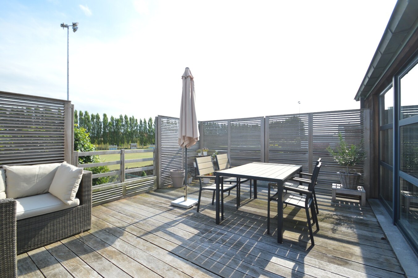 Prachtige woning met dubbele garage en tuin 