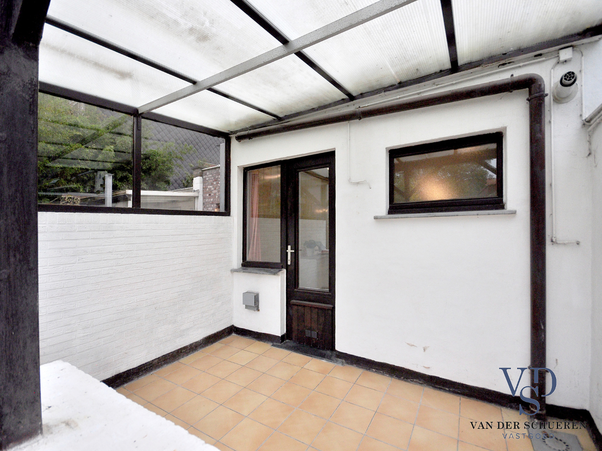 Rijwoning met tuin nabij station Gent-Sint-Pieters. Top-ligging nabij tram en trein ! 