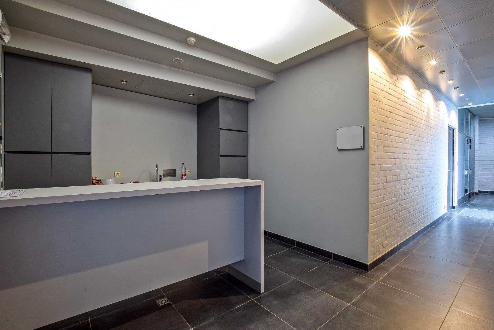 UNIEK ONTWIKKELINGSPROJECT IN HARTJE VEURNE - VOORMALIG BANKGEBOUW. 