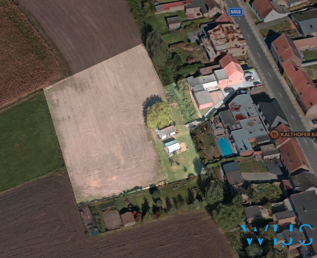 Interessant te renoveren woonhuis met 4.133 m² grond in het centrum van Wippelgem! 