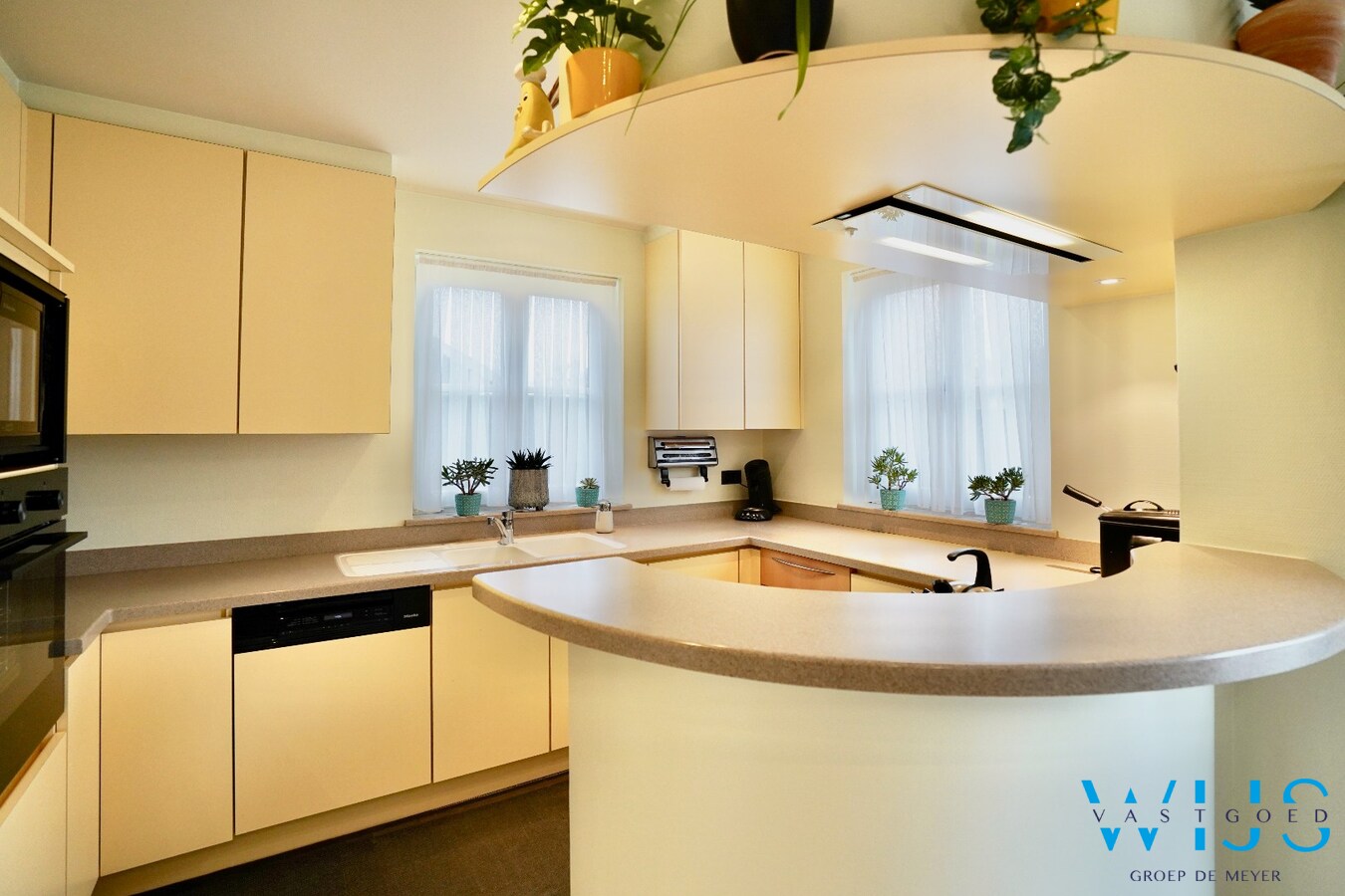 Instapklare open bebouwing met prachtige tuin op 1.220 m² in rustige woonwijk 