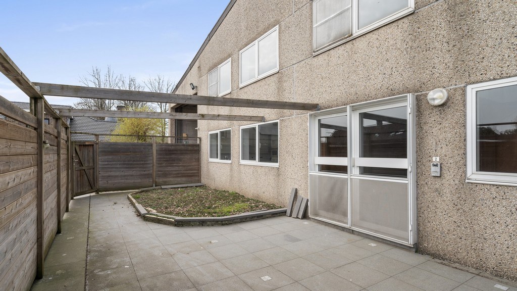 Bedrijfspand met optioneel woonst te huur in Dikkelvenne