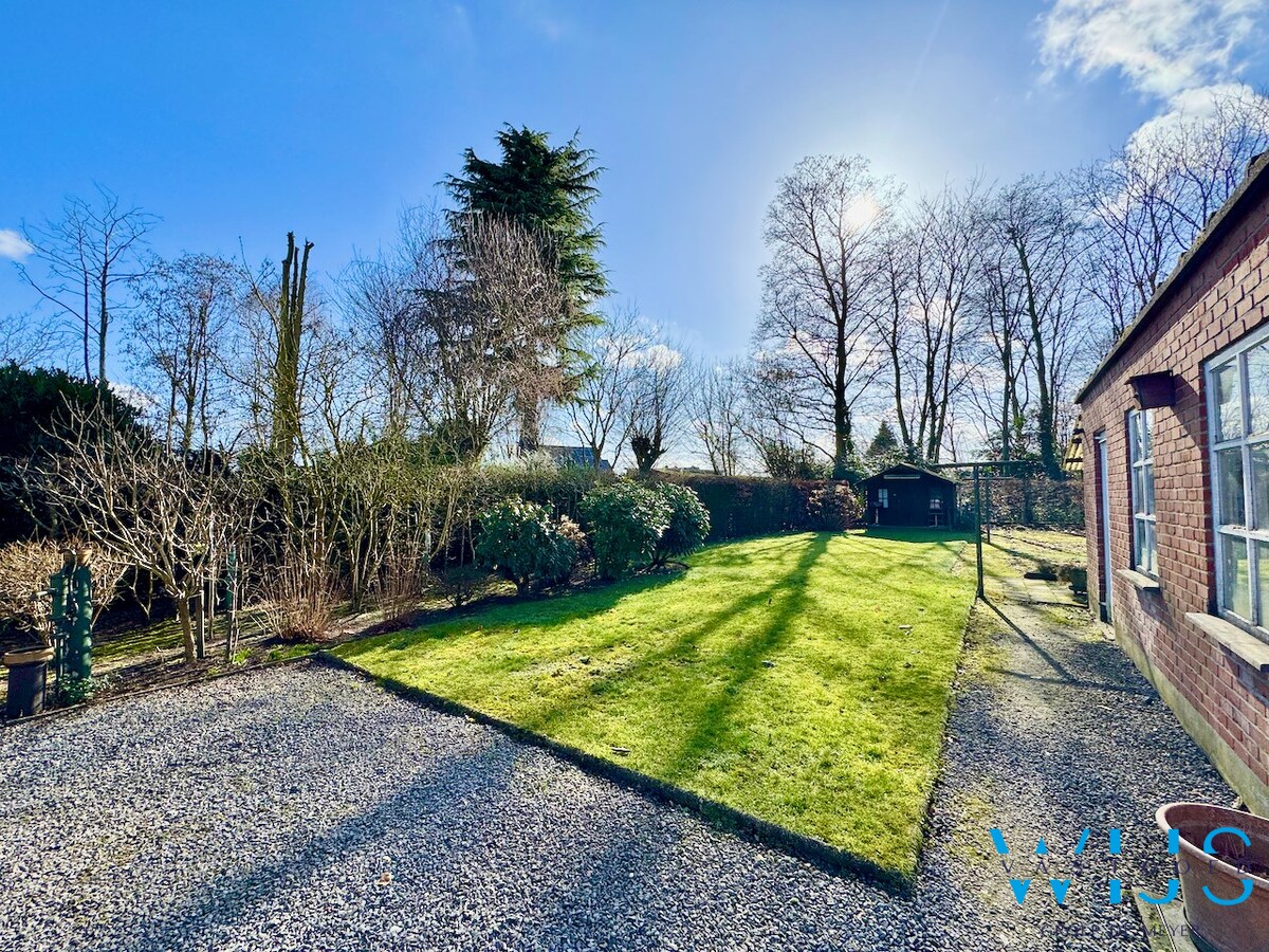 Alleenstaande bungalow op 793m² te Wippelgem ! 