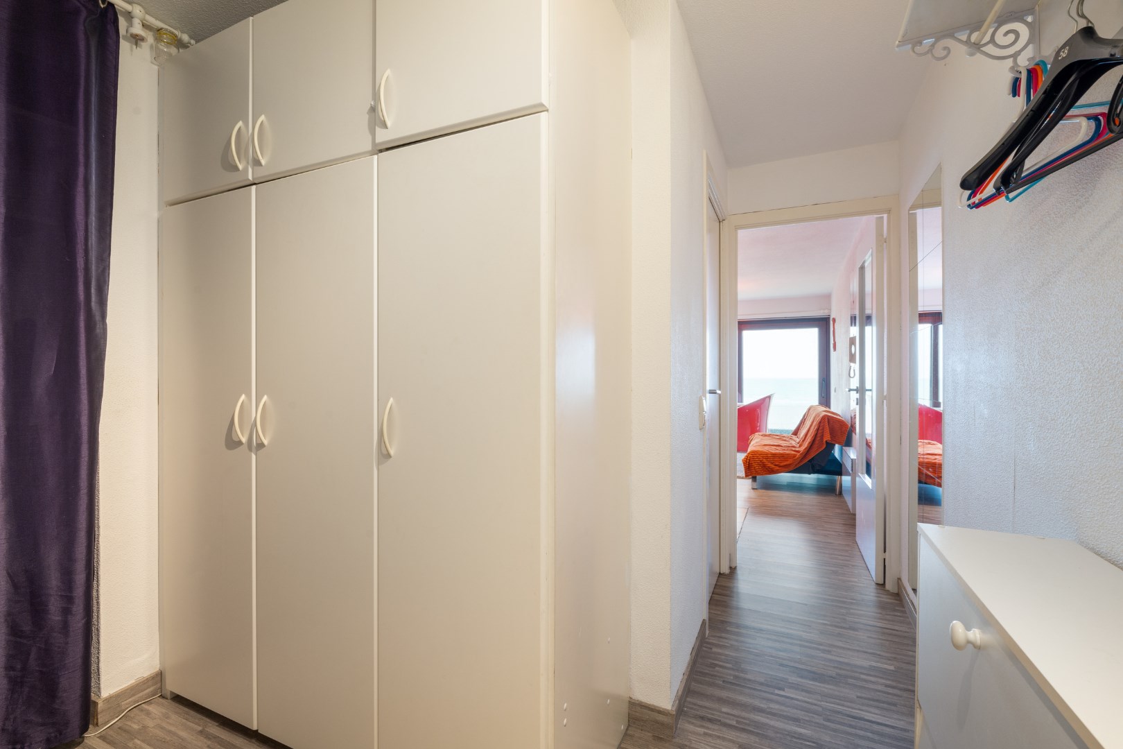 STUDIO MET FRONTAAL ZEEZICHT EN TERRAS OP TOPLIGGING 