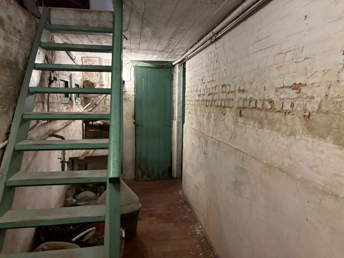 Karaktervolle villa op een perceel van  1.779 m² te Schilde op wandelafstand van het centrum 