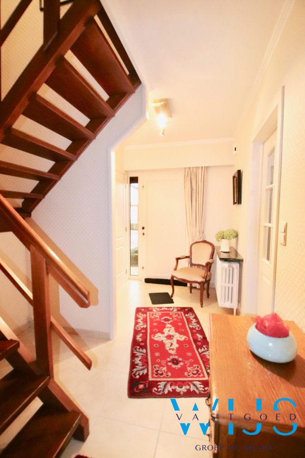 Ruime gezinswoning met 5 slaapkamers &amp; ZUIDgerichte tuin te Zelzate! 