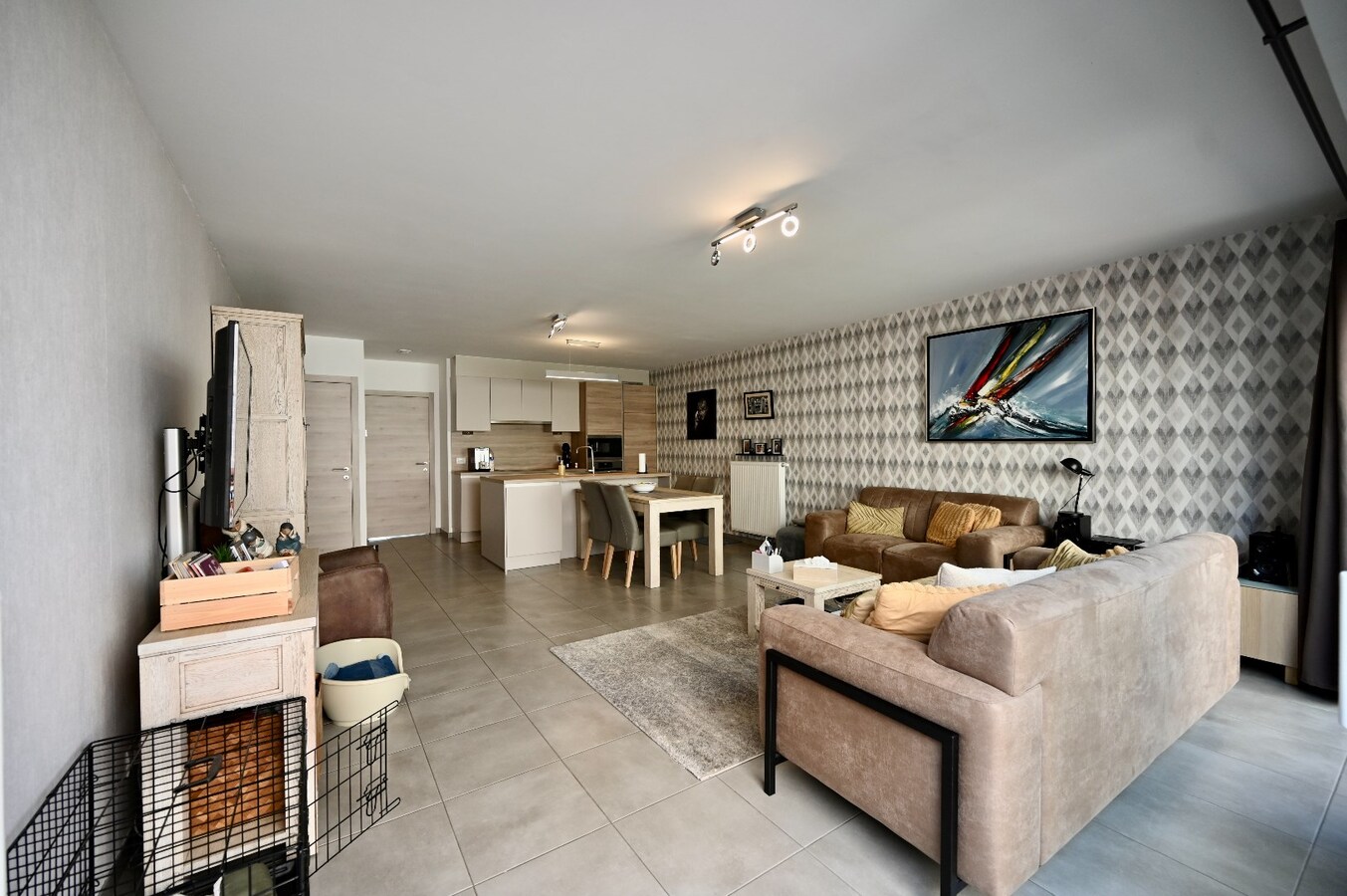 RECENTE WONING MET GARAGE EN STADSTUIN TE BREDENE 