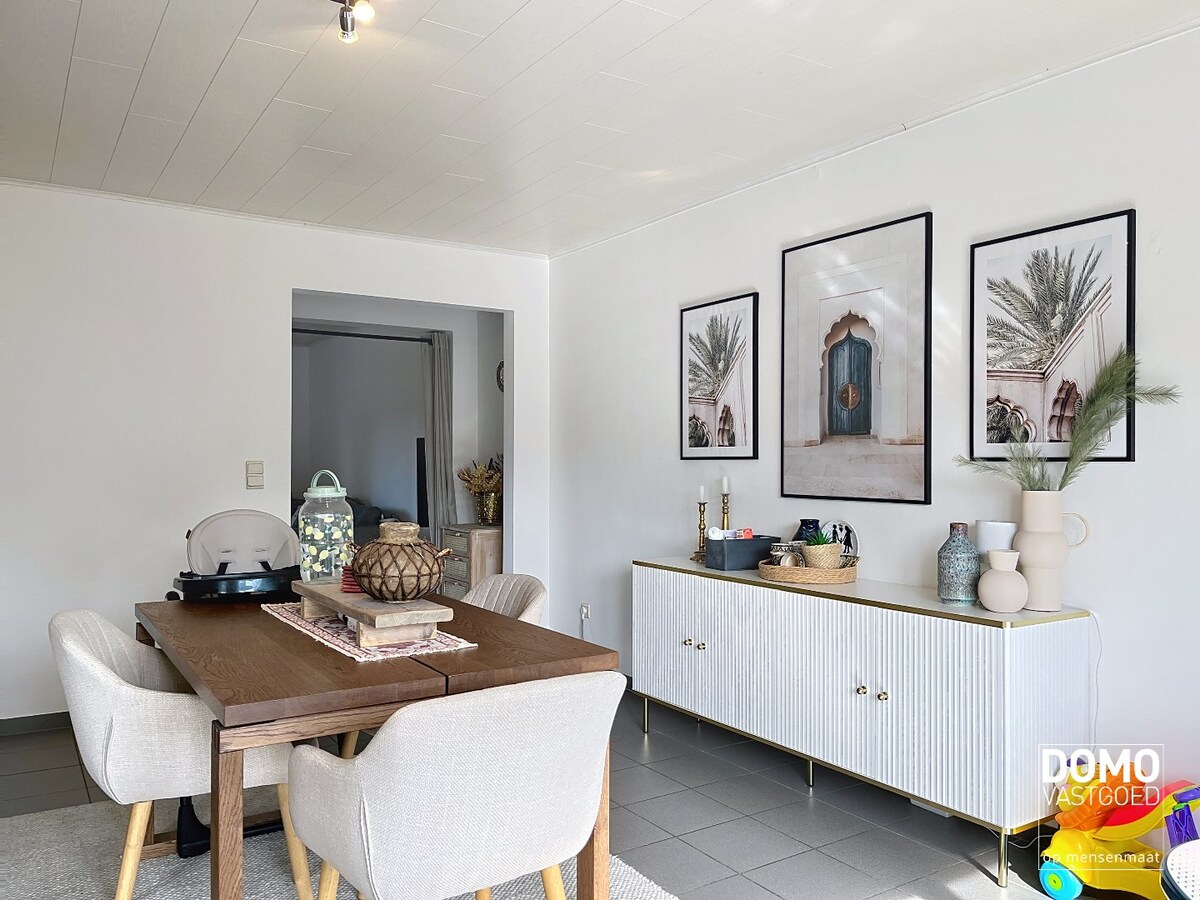 RUIM DUPLEXAPPARTEMENT MET 3 SLAAPKAMERS TE LUMMEN 