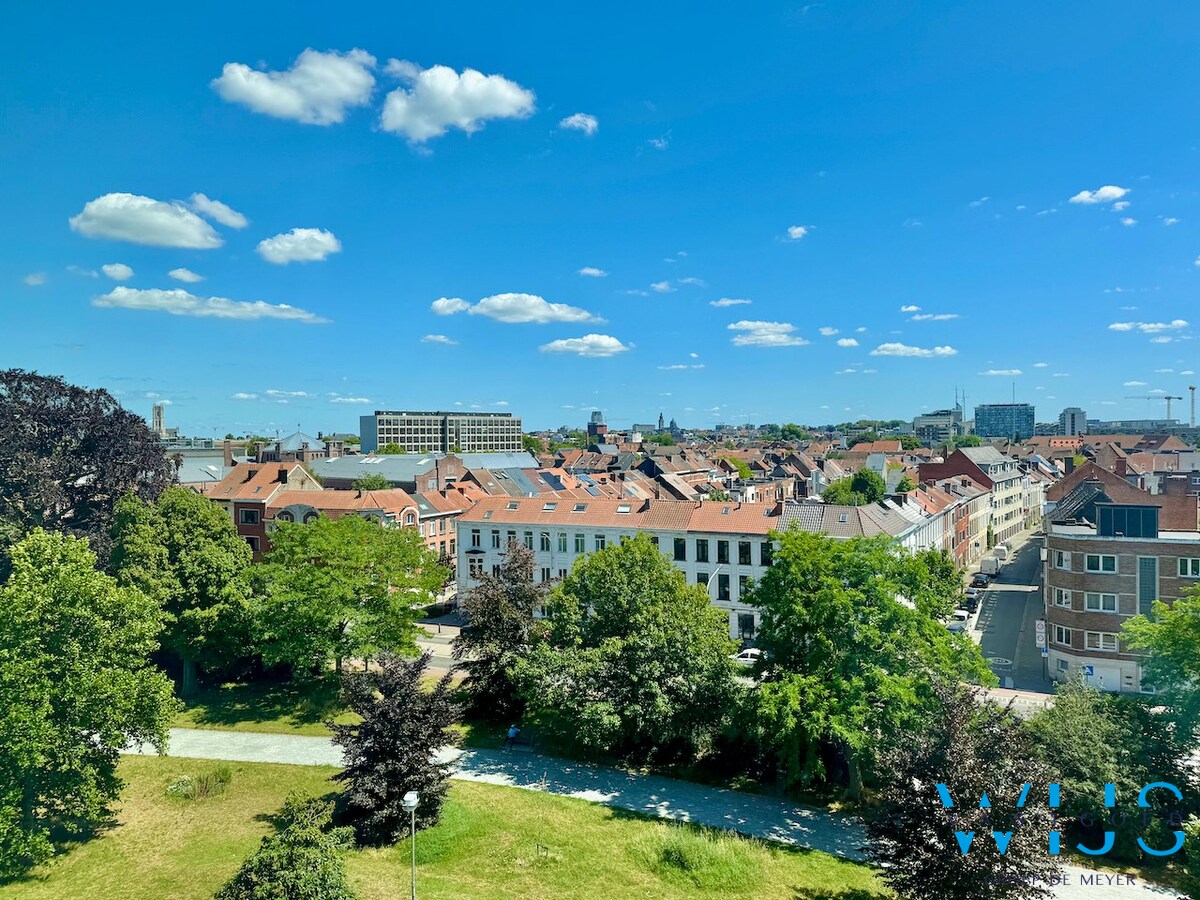 Instapklaar lichtrijk appartement te GENT 