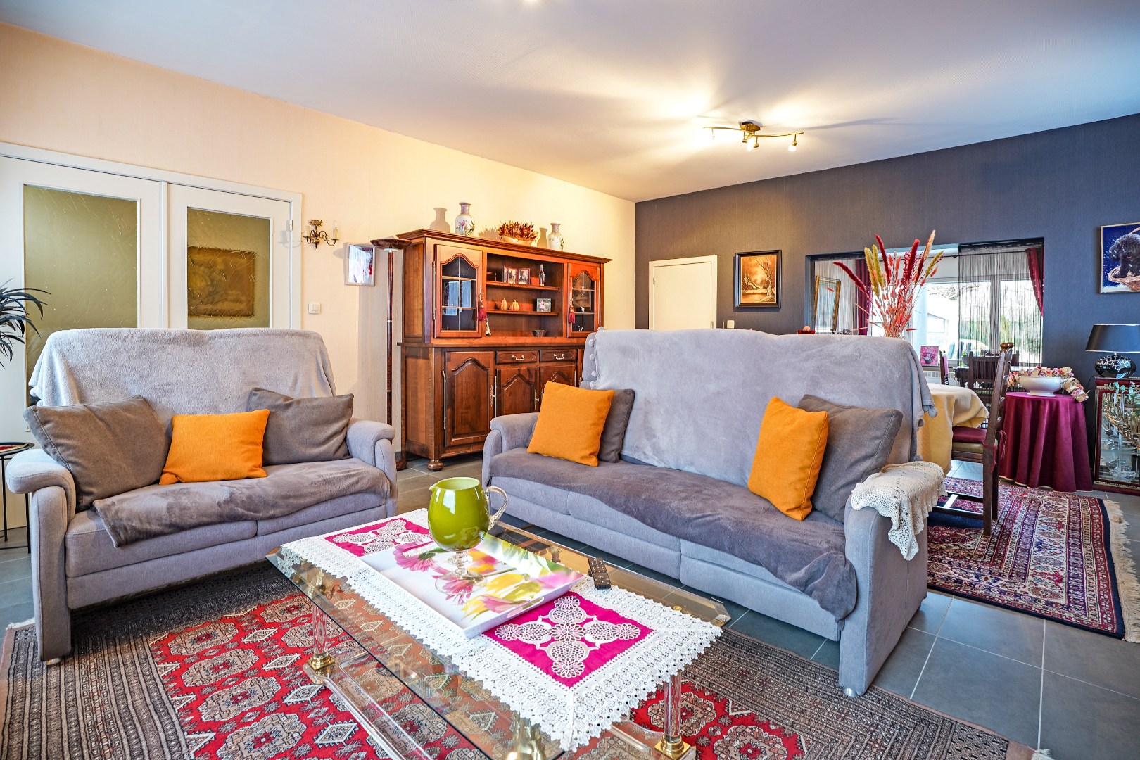 Ruime woning met zongerichte tuin op 554m². 