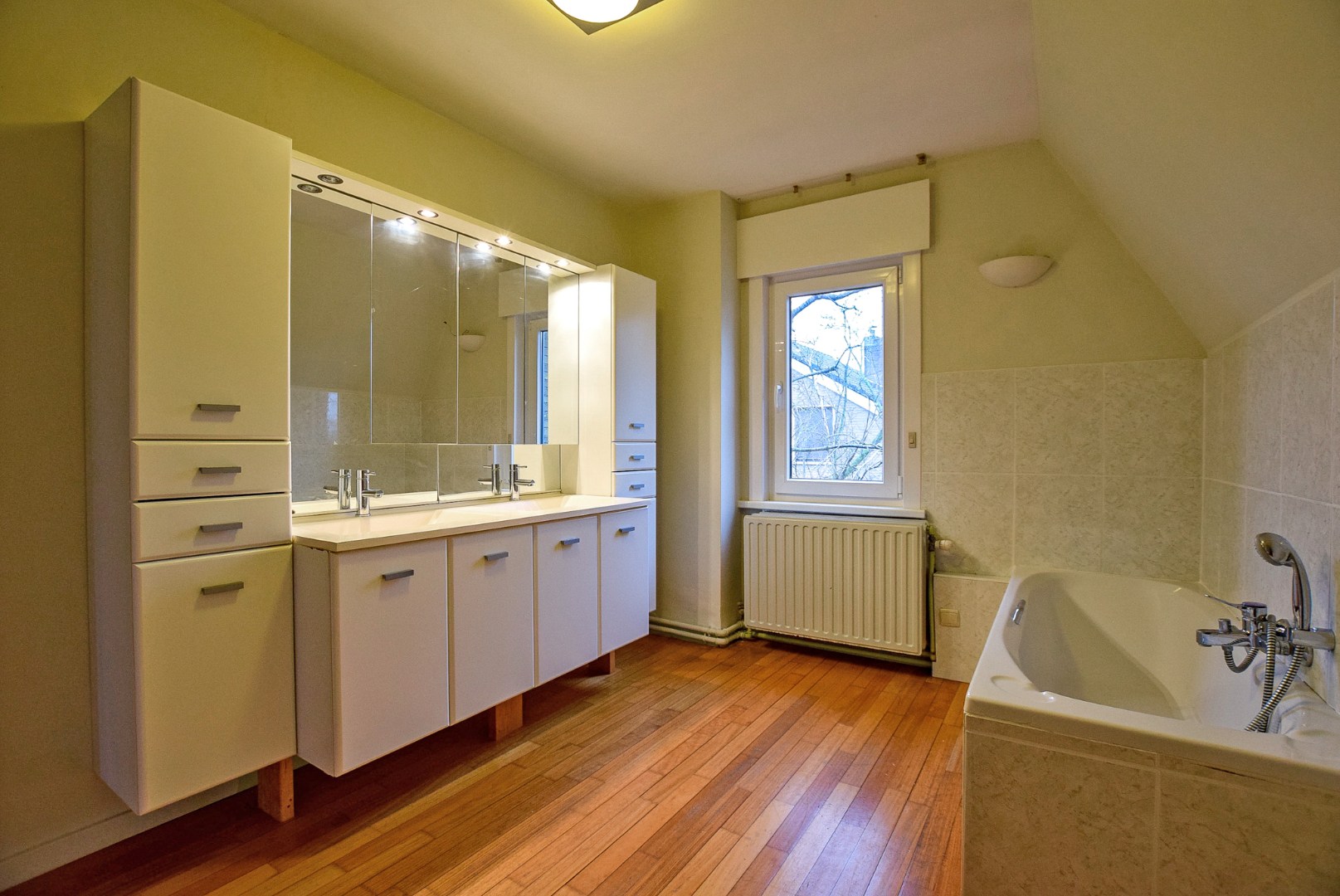 Prachtige open bebouwing met onderhoudsvriendelijke tuin te Oostduinkerke op 642 m². 