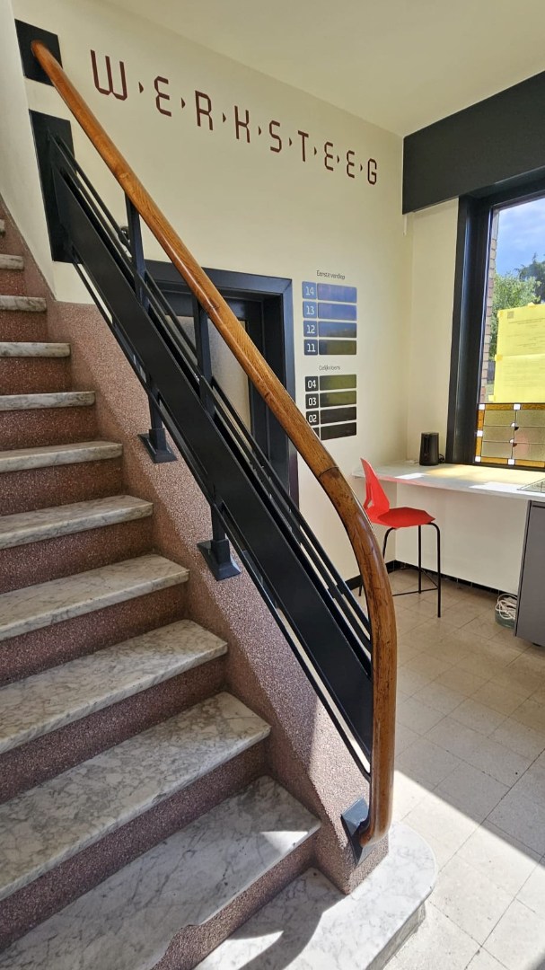 Volledig gerenoveerde kantoren in kleinschalig business center in Gent