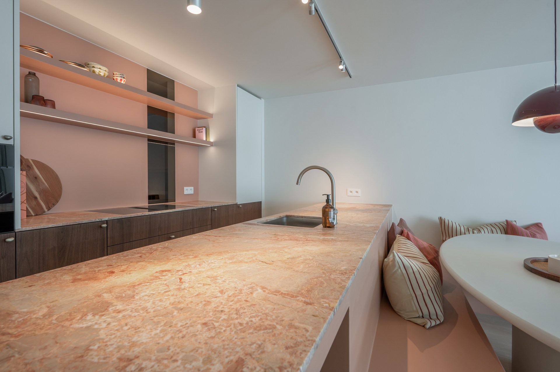 Luxueus gerenoveerd appartement op TOPlocatie in Knokke 