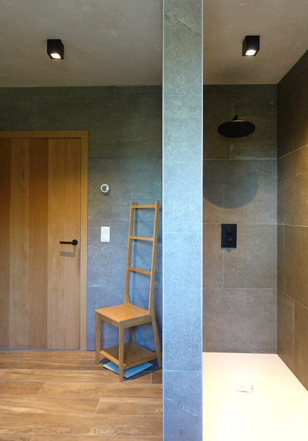 Uitzonderlijke luxe villa (2022) met prachtige tuin &amp; 5 slaapkamers op 2.162m² 