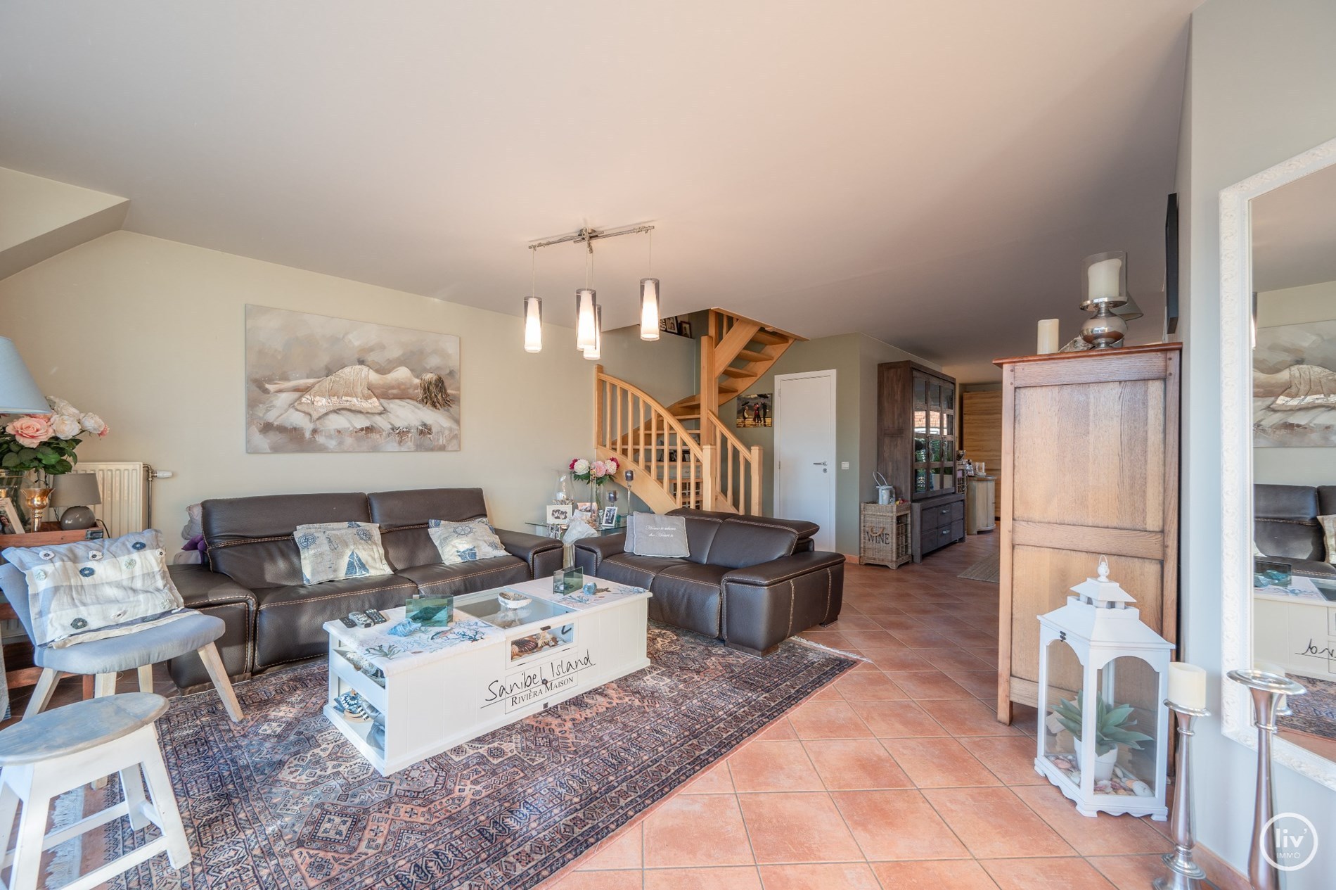 Appartement spacieux avec 3 chambres et 2 salles de bains à Knokke avec vue dégagée sur la rue. 