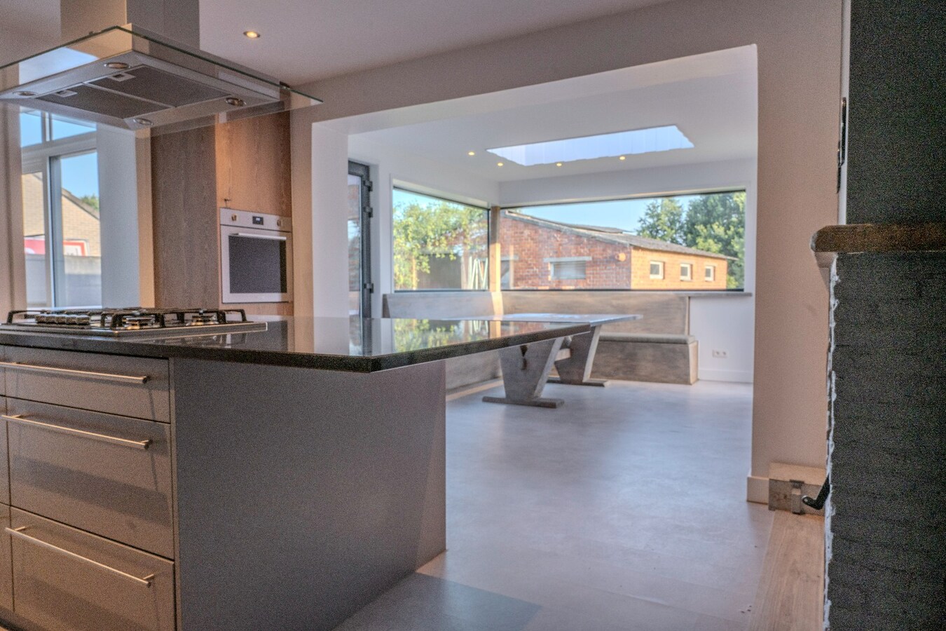 Ruim huis met vergunde stal 