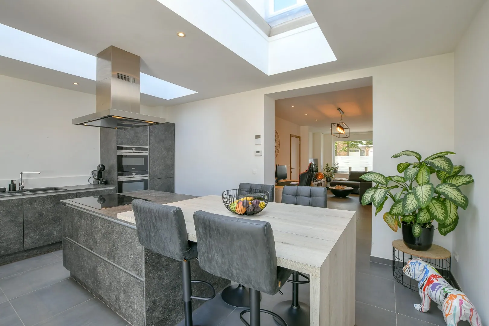  Instapklare woning in rustige woonwijk te Oostende