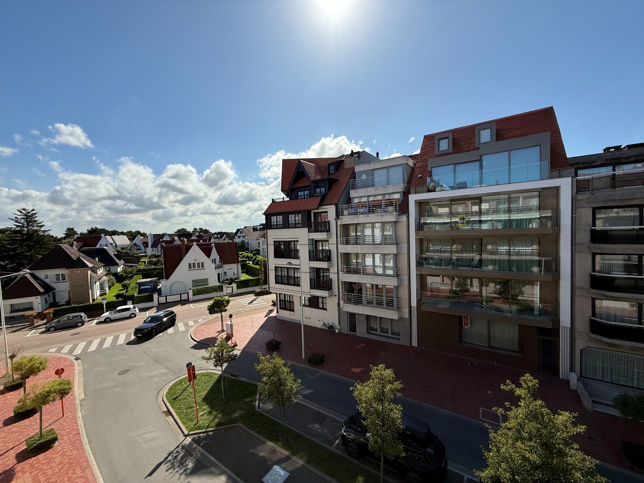 GEMEUBELD: 2- slaapkamer appartement gelegen op een toplocatie in de Van Bunnenlaan 