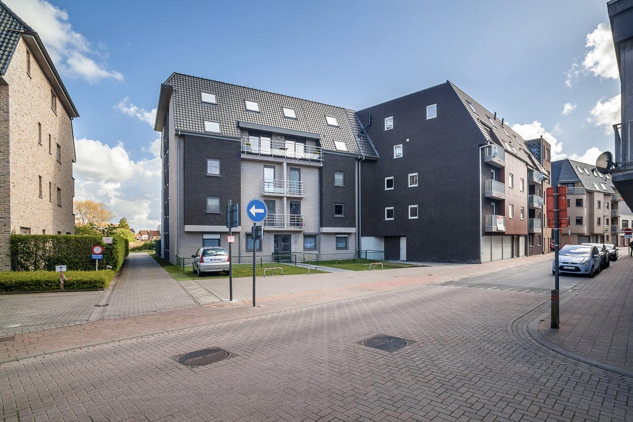 MAGNIFIEK GEMEUBELD RECENT DUPLEX APPARTEMENT NABIJ STRAND BREDENE 