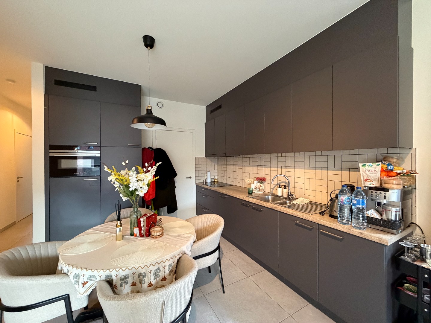 Recent appartement, gelegen op de eerste verdieping, met 2 slaapkamers! 