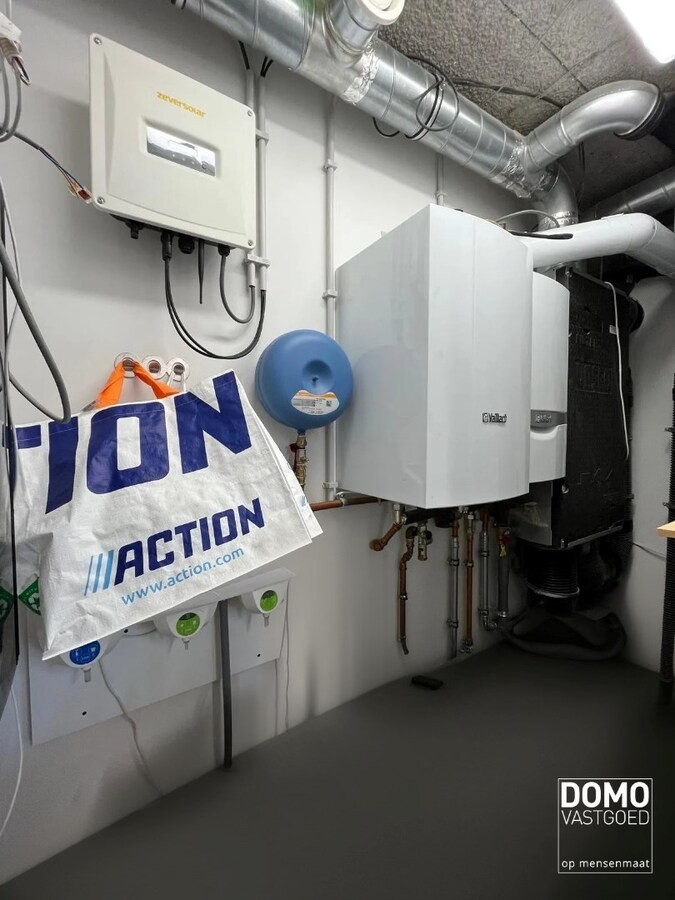 UITSTEKENDE OPBRENGSTENEIGENDOM - MODERNE COMMERCIËLE HANDELSRUIMTE MET BERGING OP TOPLOCATIE NABIJ HASSELT CENTRUM VANAF 295.000 EURO 