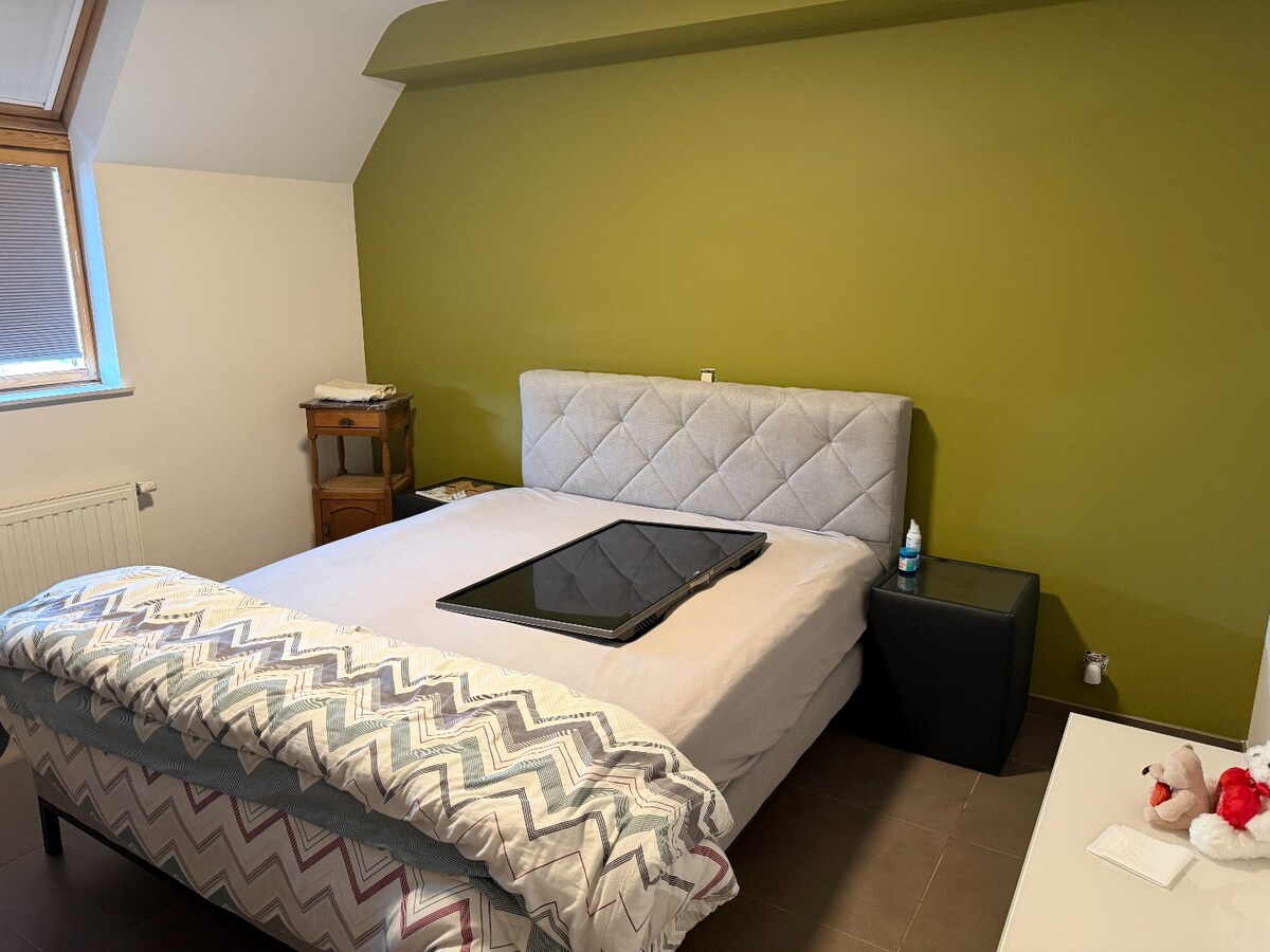Instapklaar 2 slaapkamerappartement met garage in Houthulst 