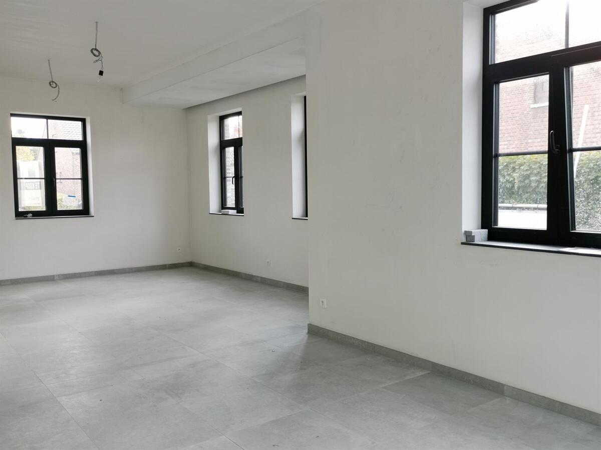 Ruime halfopen bebouwing. Volledig afgewerkte instapklare nieuwbouw. 