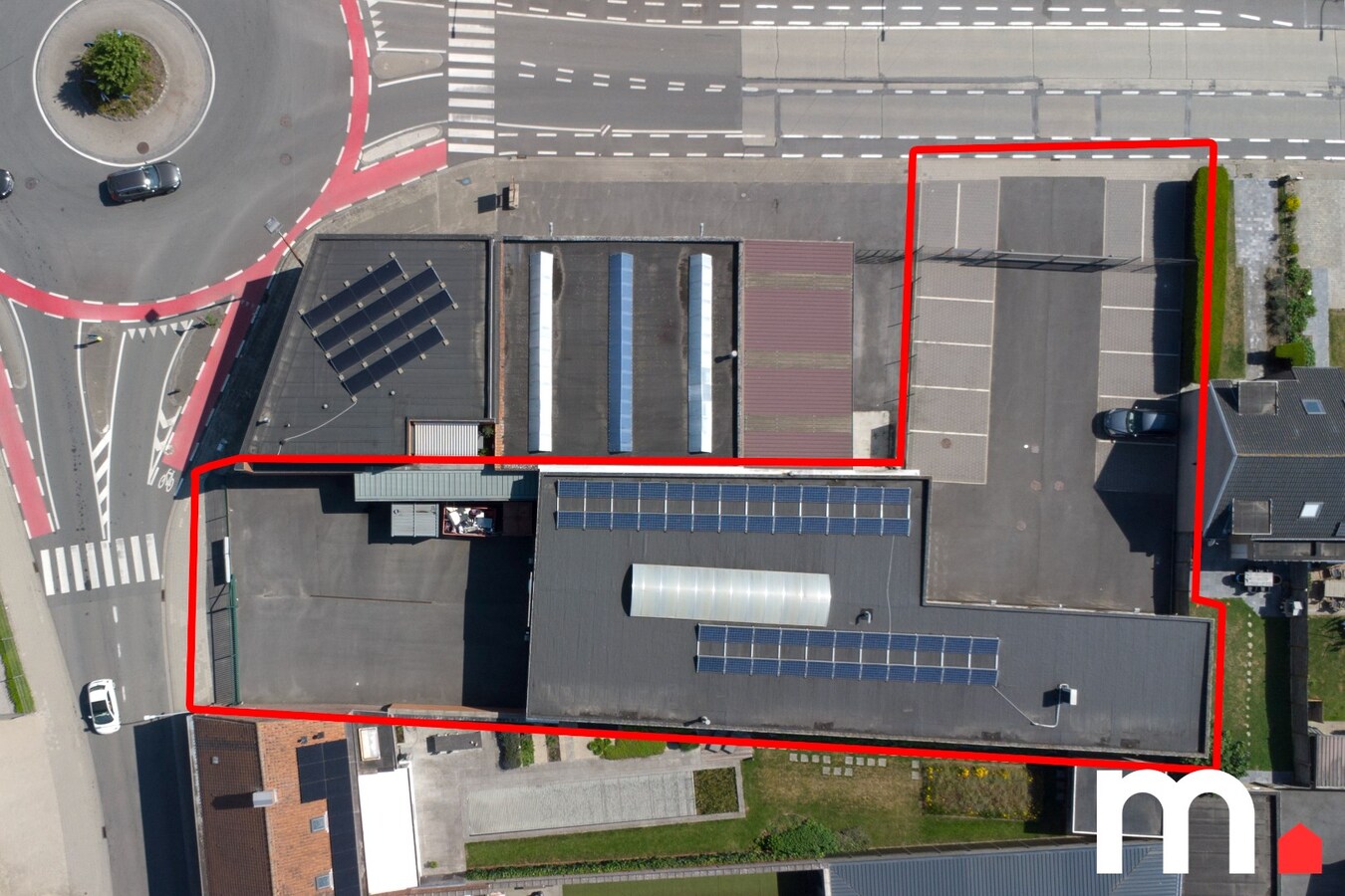 Recente garagewerkplaats met carwash en magazijn ! 