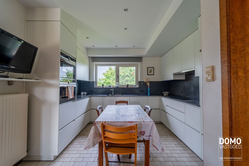 UNIEKE WONING MET 2 RUIME LOODSEN OP PERCEEL VAN 58A49CA 