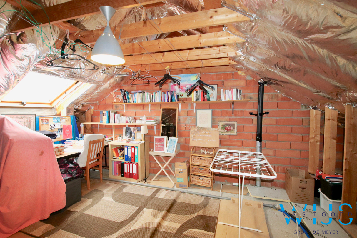 Instapklare &amp; gezellige woning met garage in hartje Eeklo! 