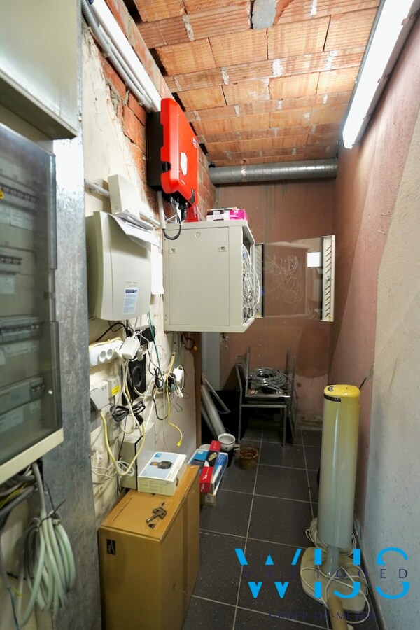 Volwaardig handelspand te Oosteeklo ! 