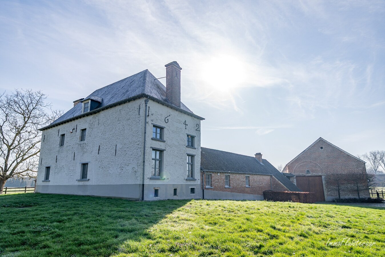 Uitzonderlijke woning met paardenaccommodatie, binnen- en buitenpiste op ca. 9,4 ha te Haacht 