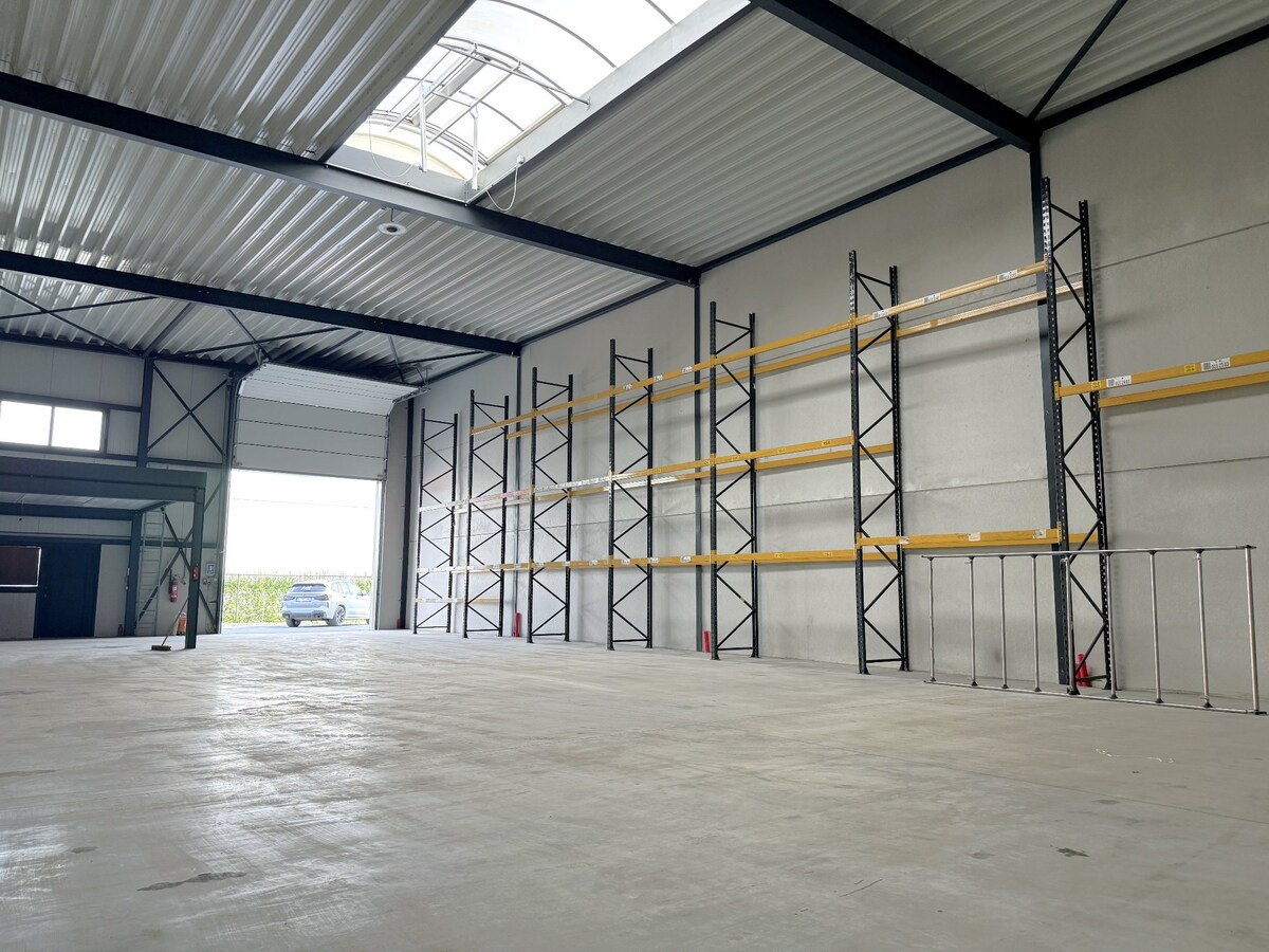 Verhuurd industrie - Ravels