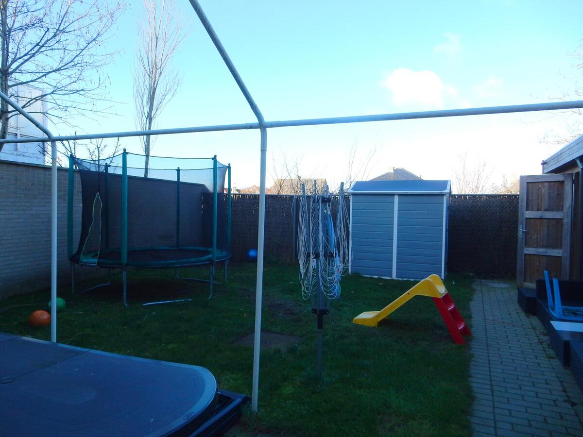 Recente woning met 4 slaapkamers te Snaaskerke 