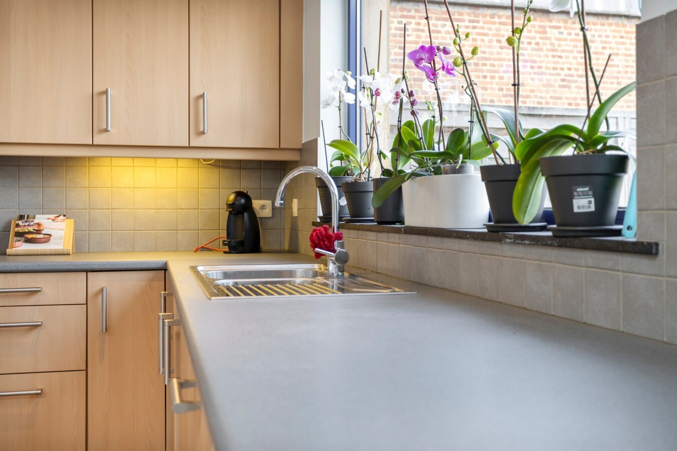 Instapklare burgerwoning met prachtige tuin - 4 slpks 