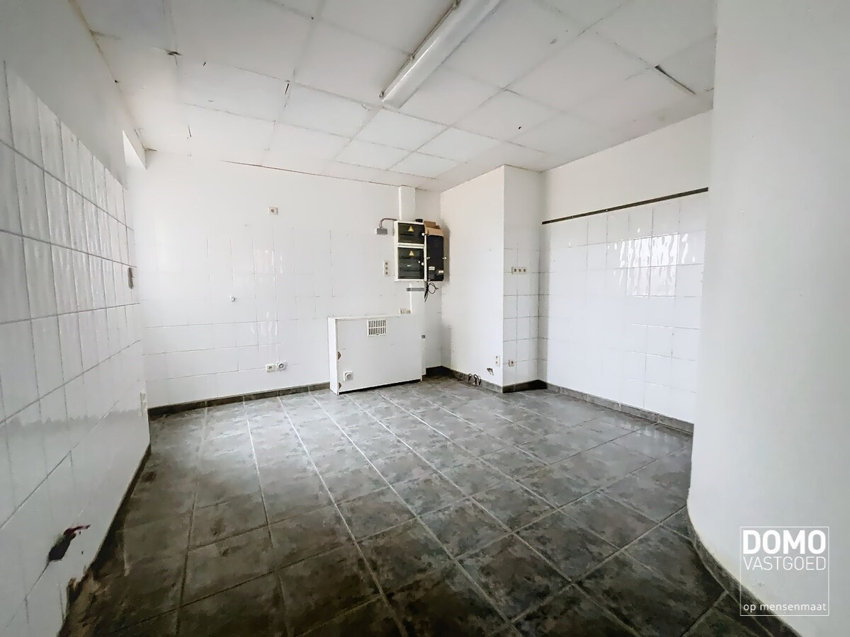 HANDELSRUIMTE TE HUUR VOOR VERSCHILLENDE DOELEINDEN GELEGEN TE KURINGEN 