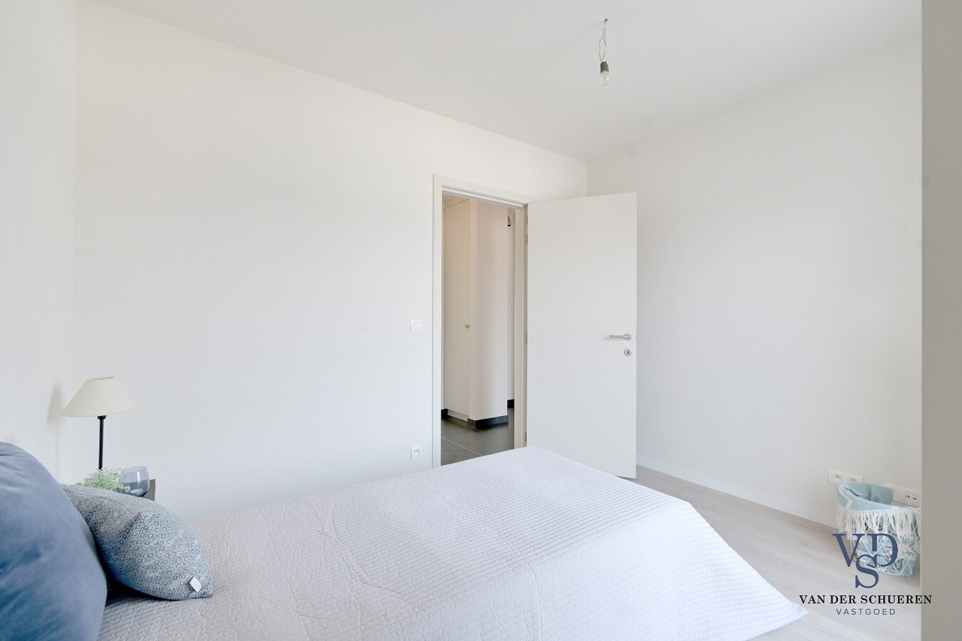 Lichtrijk appartement mét ondergrondse garage en berging. 