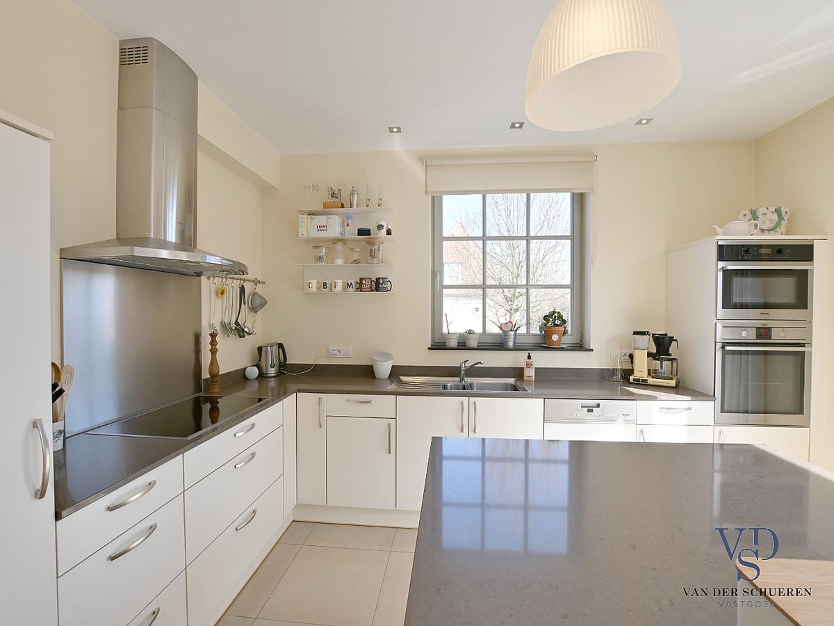 Recente, stijlvolle villa in rustige verkaveling ! 