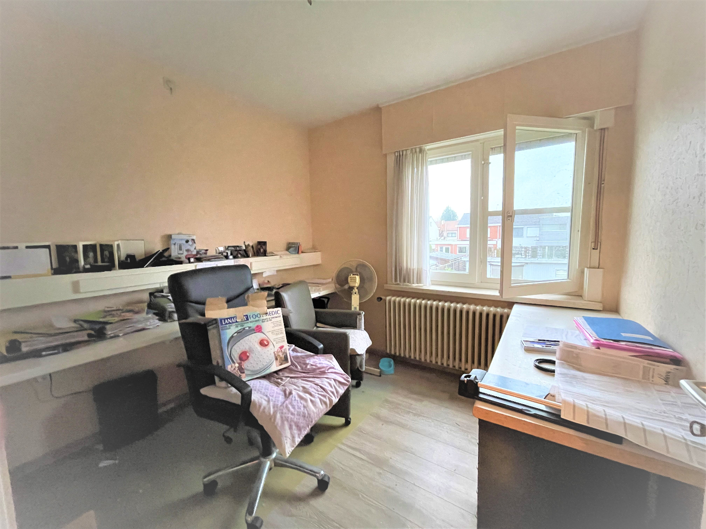 Woning met 3 slaapkamers en garage in rustige buurt 