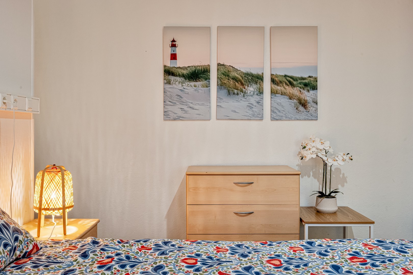 Ruim gerenoveerd 3 slaapkamer appartement met frontaal zeezicht op absolute toplocatie aan de Zeedijk in Blankenberge 