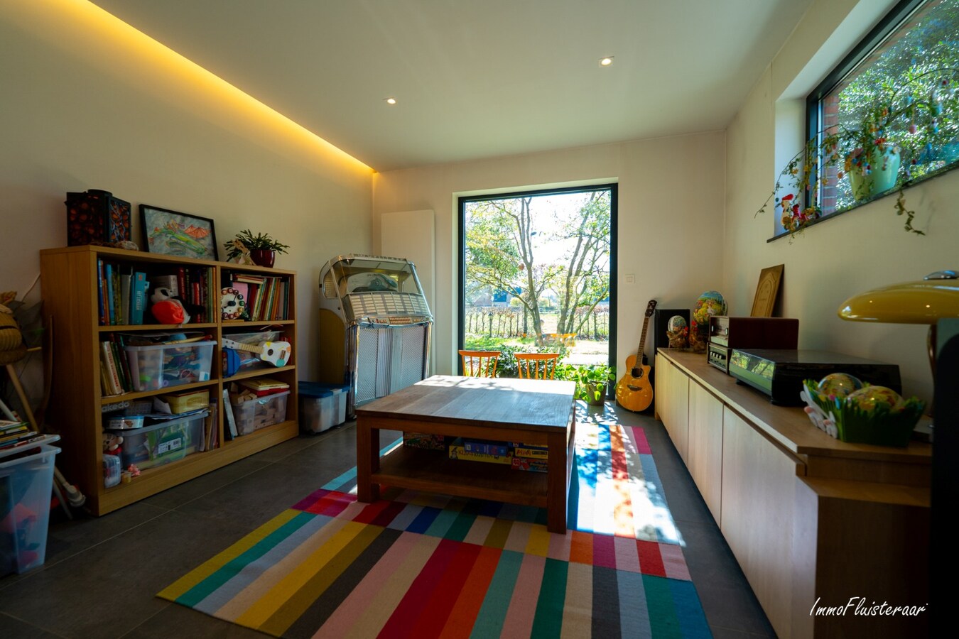 BEZOEKDAG OP 23 MEI VAN 10U TOT 14U. Landelijk gelegen woning met stallen en handig bijgebouw op ca. 7.025 m² (Optie aankoop extra aanpalend weiland van 5.735 m2) 