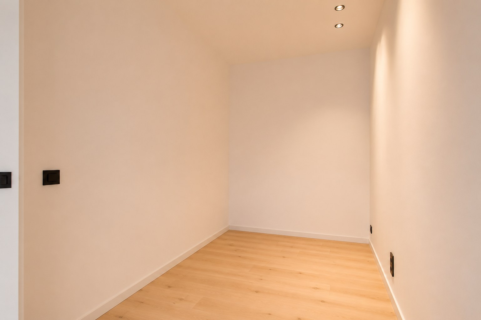 Ruime afgewerkte nieuwbouwwoning met landelijk zicht! 