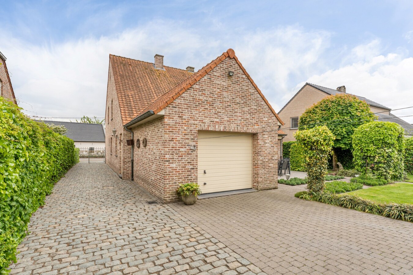 Stijlvolle, goed afgewerkte woning op een perceel van 6a32ca op een rustige locatie te Kinrooi! 