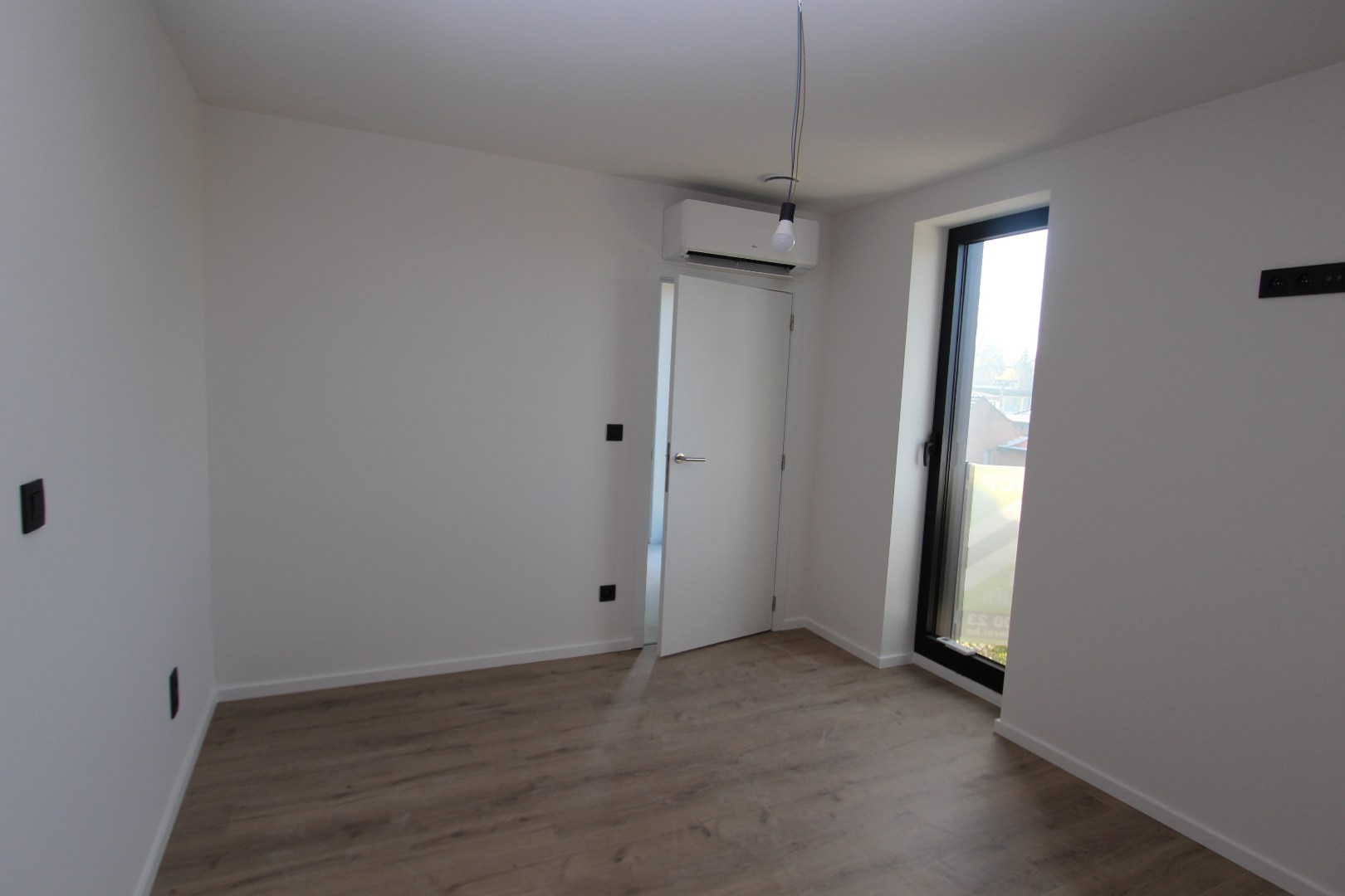 PRACHTIG AFGEWERKTE WONING (2020) 