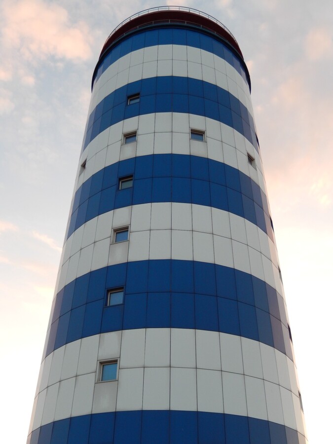 Instapklaar 3 slaapkamer appartement met groot zuidgericht terras 