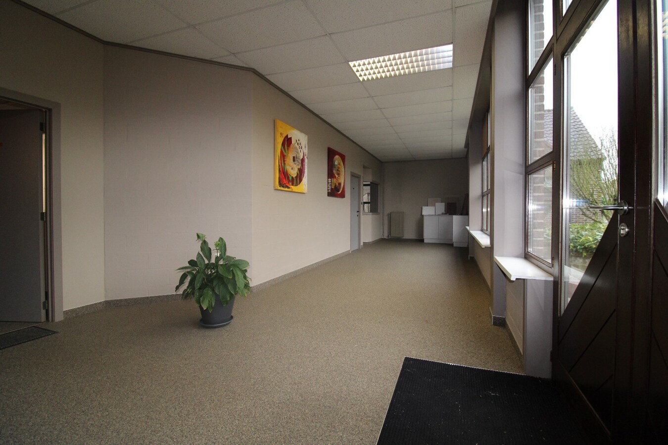 Kantoor/opslagruimte van circa 150 m² 