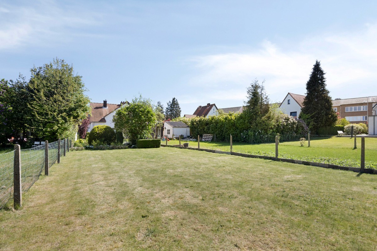 Half open bebouwing met 3 slaapkamers, zuid/west georiënteerd tuin op super ligging in Kessel-Lo! 