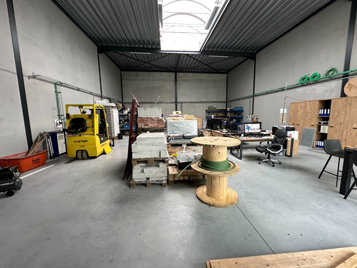 Bedrijfsunit op het industrieterrein van Houthulst 