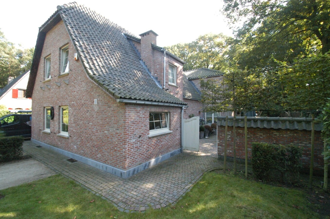 Smaakvol ingericht landhuis met stallen op ca. 1.600m² te Zandhoven 