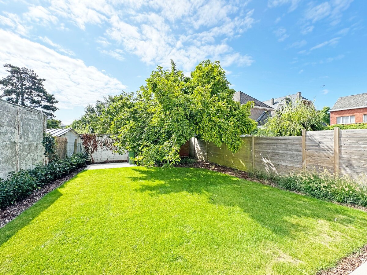 Top renovatieproject op residentiële ligging te Bevegem 